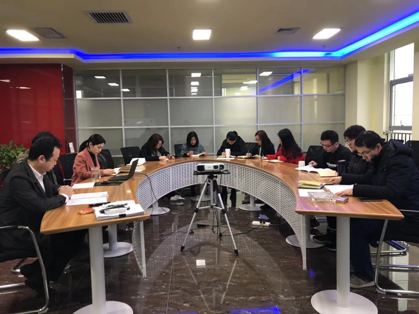1551429368681034WWF6.jpg 20190301研究院公司組織傳達(dá)學(xué)習(xí)2019年工作會議暨一屆三次次職代會精神.jpg