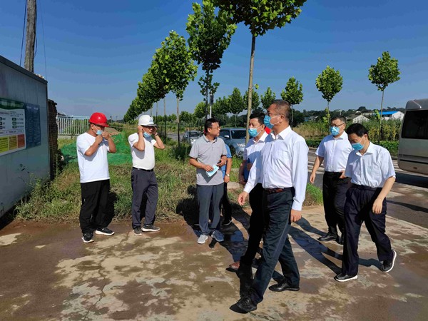 寶雞市委副書記、市長楊廣亭到水環境公司寶雞蟠龍新區污水處理廠調研_副本.jpg