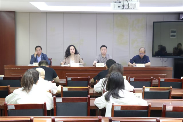 1748340213697075PwNI.jpg 延安環(huán)保公司傳達學習集團黨委深入貫徹中央八項規(guī)定精神學習教育暨巡視整改工作會會議精神+照片.jpg